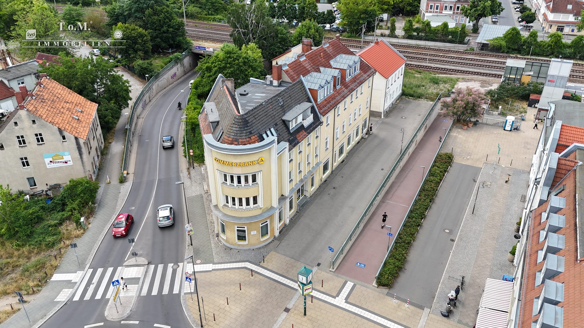 Die beiden Wohn- und Geschäftshäuser am Bahnhof Falkensee