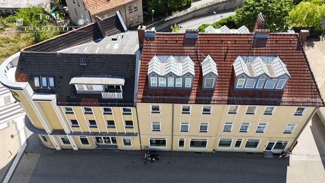 Straßenfront der beiden Mehrfamilienhäuser